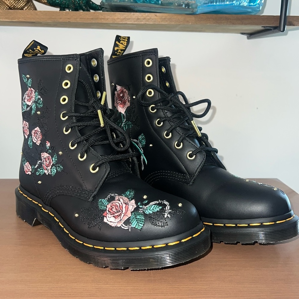 Dr. Martens 1460 Vonda Chain